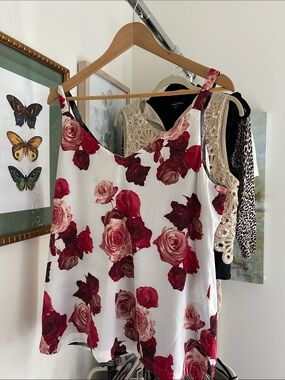 White House Black market M reversible Floral Print zebra Top